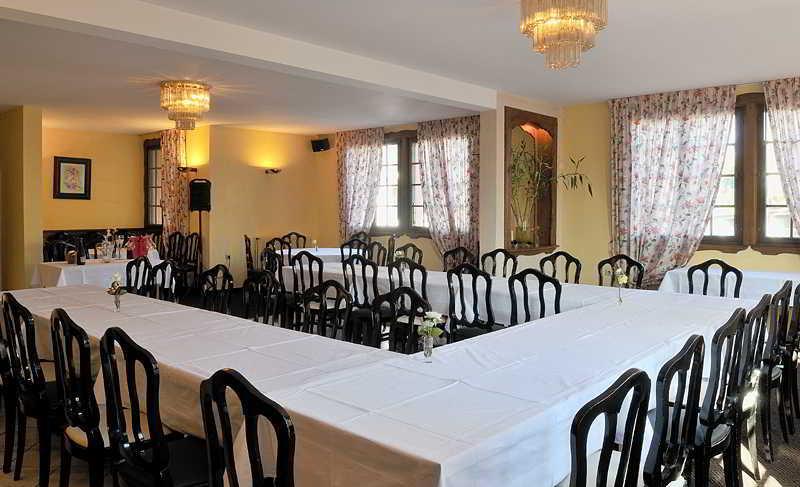 Hotel Les Peyrieres Olemps Екстериор снимка