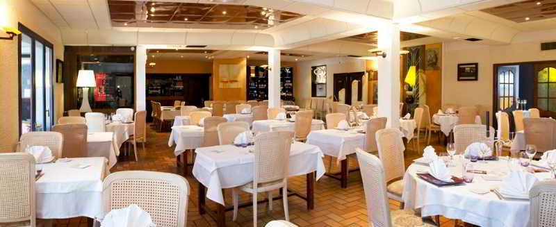 Hotel Les Peyrieres Olemps Екстериор снимка