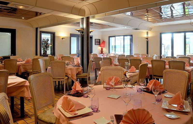 Hotel Les Peyrieres Olemps Екстериор снимка