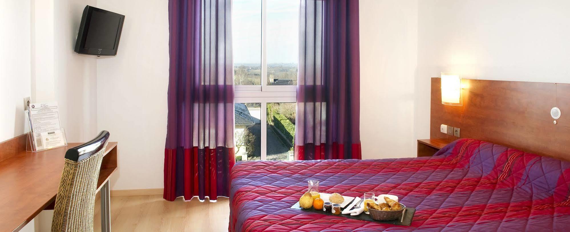 Hotel Les Peyrieres Olemps Екстериор снимка