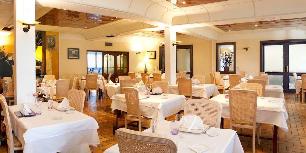 Hotel Les Peyrieres Olemps Екстериор снимка