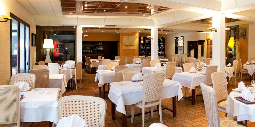 Hotel Les Peyrieres Olemps Екстериор снимка